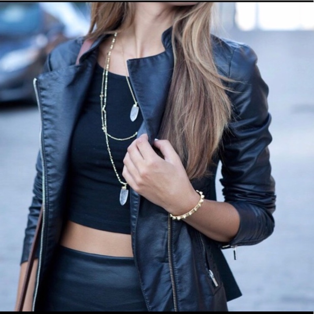 :: Stella & Dot💫Gold+QuartzAria Pendant Necklace Retired - Picture 2 of 12